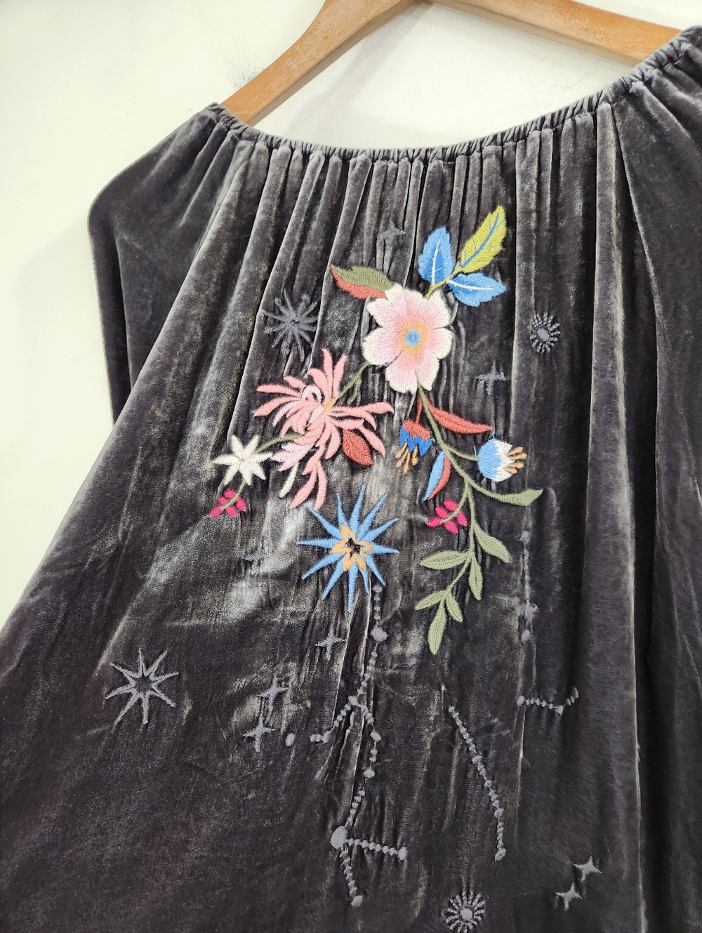 Johnny Was “Celestin” embroidered velvet top - Picture 11 of 15